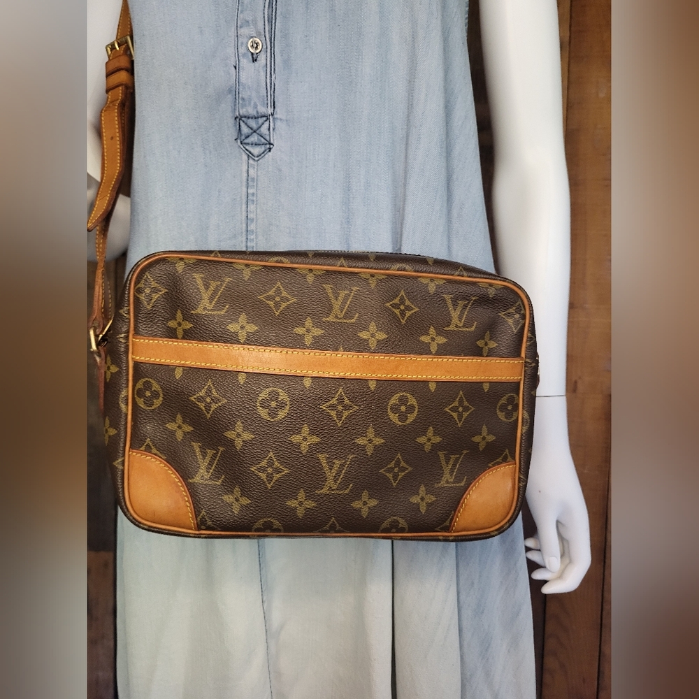 Louis Vuitton Trocadero 27 Monogram Crossbody Bag - Picture 3 of 16